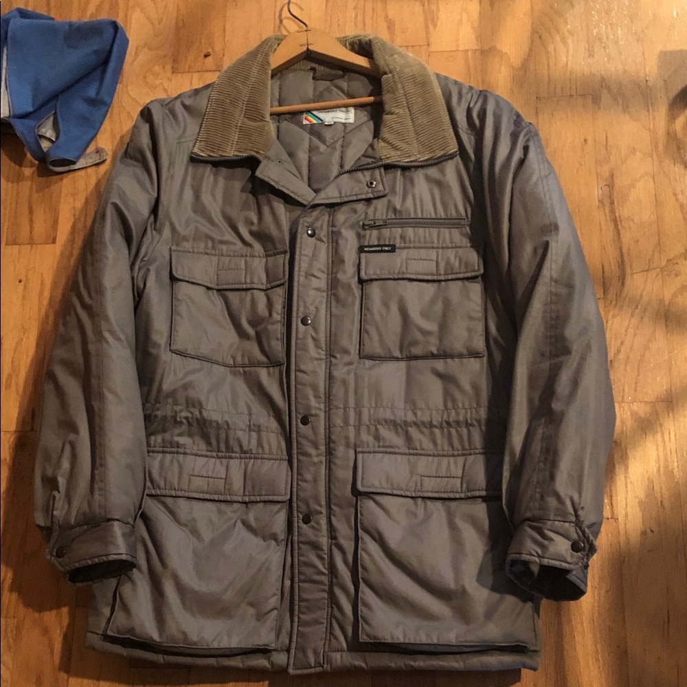 Members Only Men's Gray Jacket with Brown Collar - Picture 4 of 6